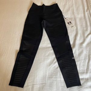 NWT Alo Yoga 7/8 High Waist Moto Legging Small